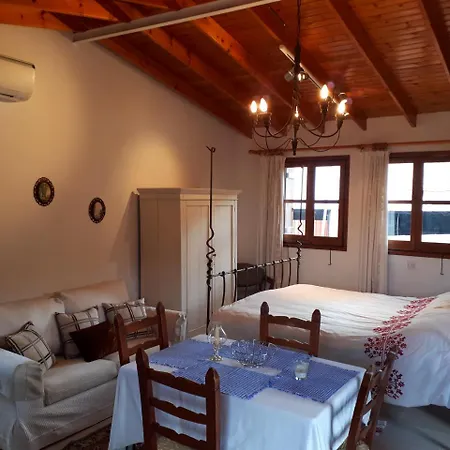 Mountain Charm Chalet *
