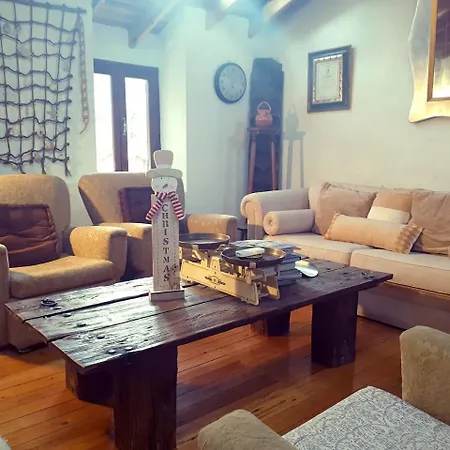 Mountain Charm Chalet *