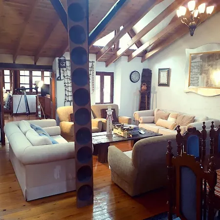 Chalet Mountain Charm *